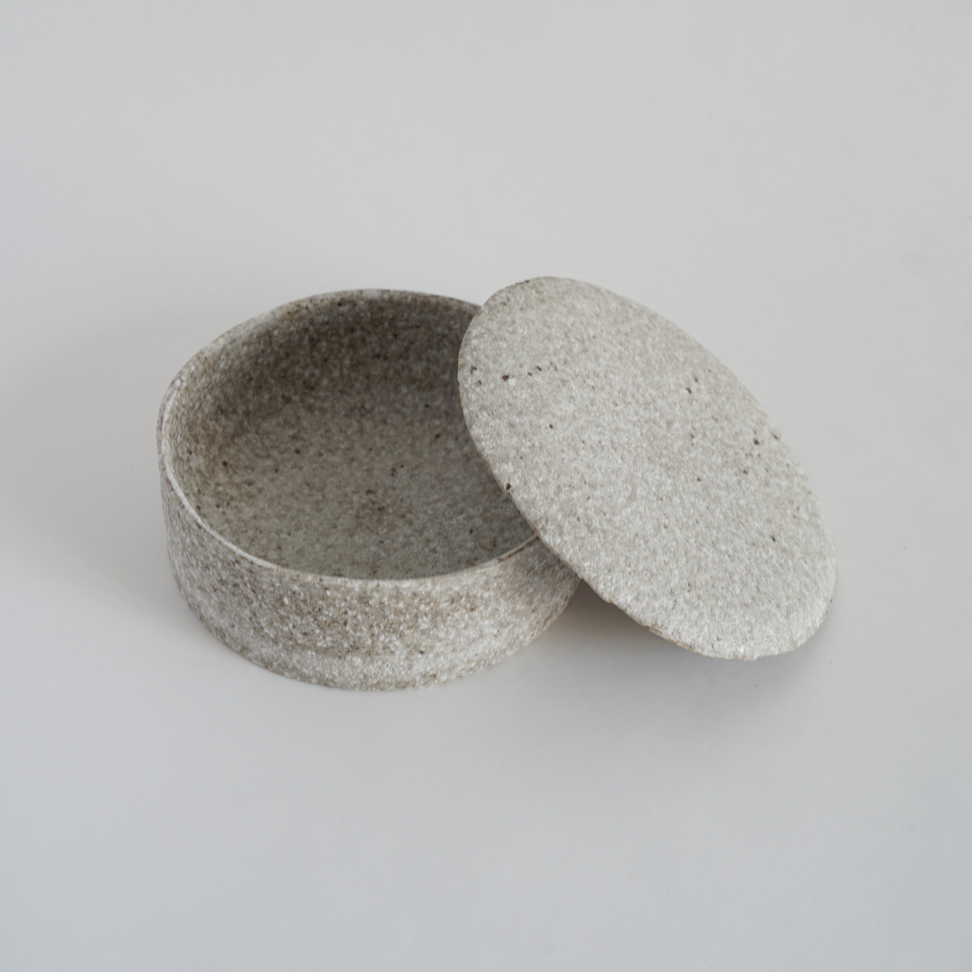 灰〆匣 | 安達健個展作品 | Quwan